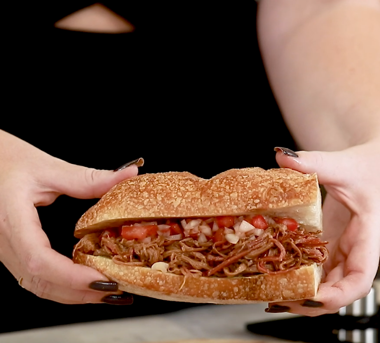 Sanduíche de Pulled Beef Ribs